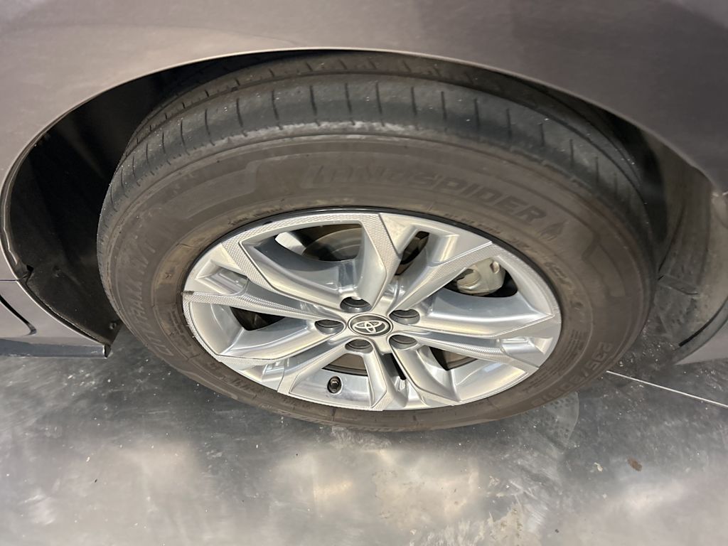 Thumbnail: 2021 Toyota Sienna - 24