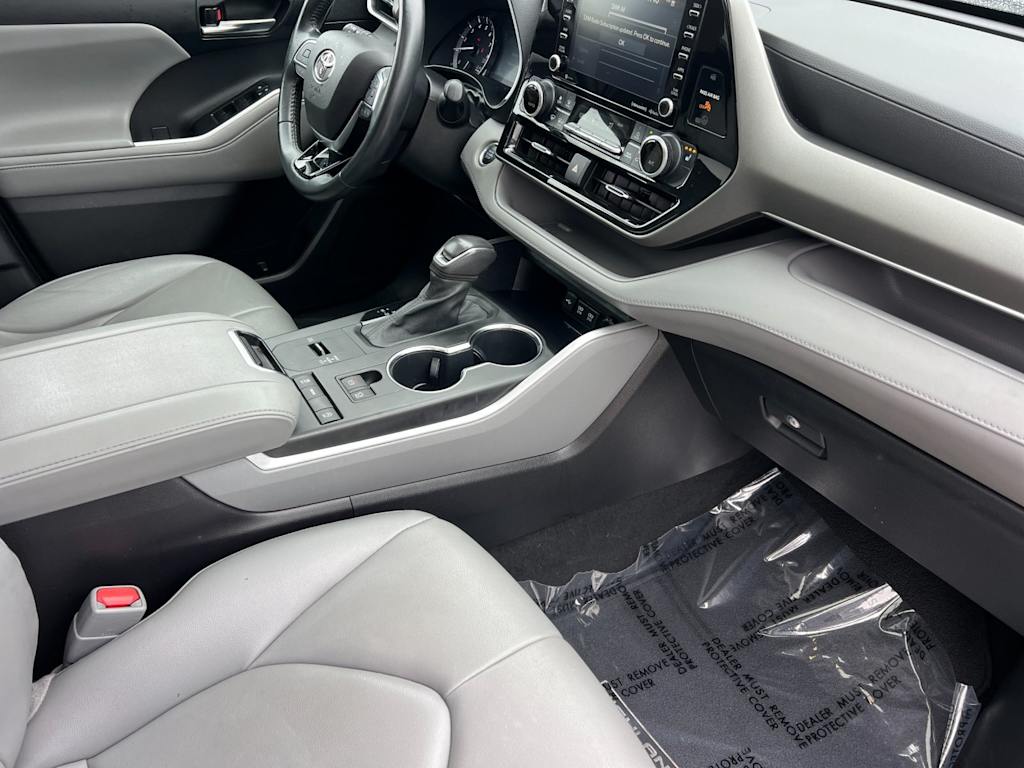 Thumbnail: 2021 Toyota Highlander - 12