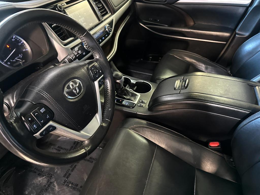 Thumbnail: 2018 Toyota Highlander - 9