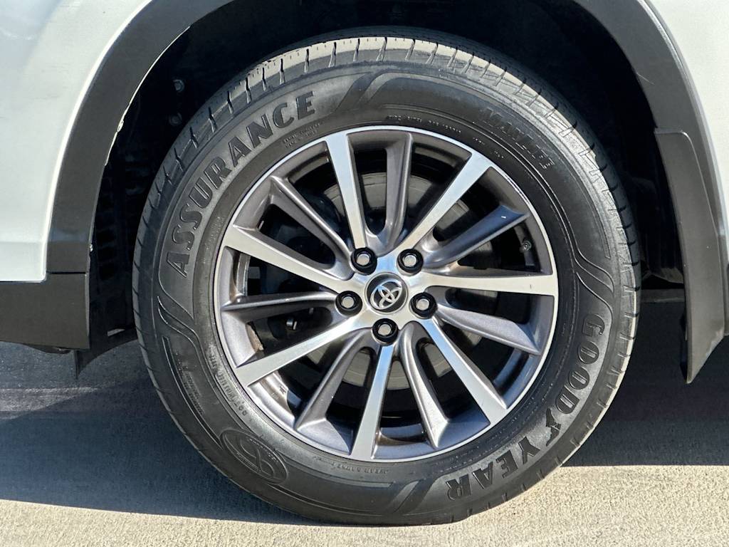 Thumbnail: 2018 Toyota Highlander - 8