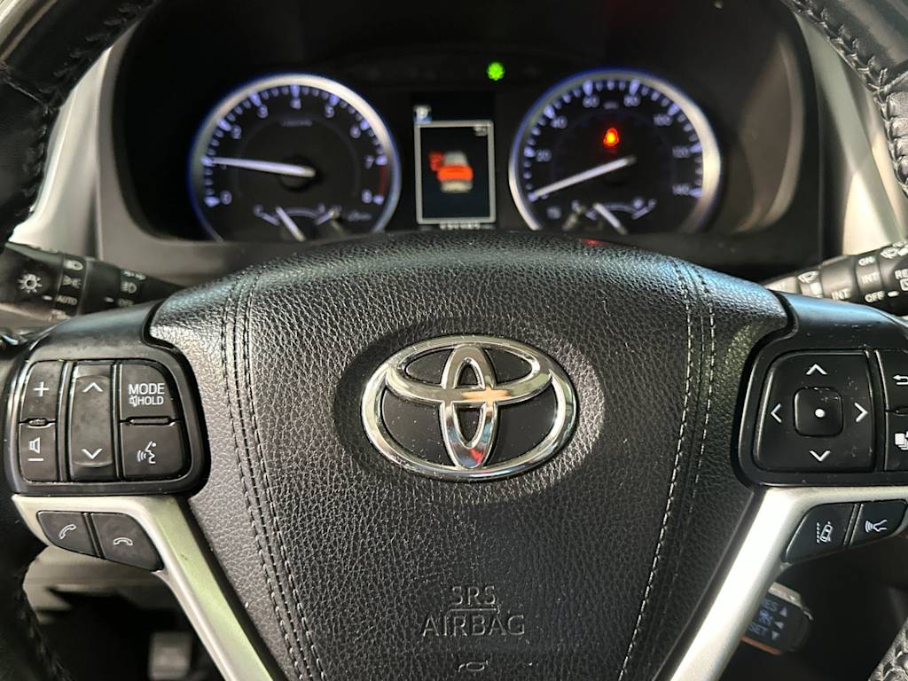 Thumbnail: 2018 Toyota Highlander - 27