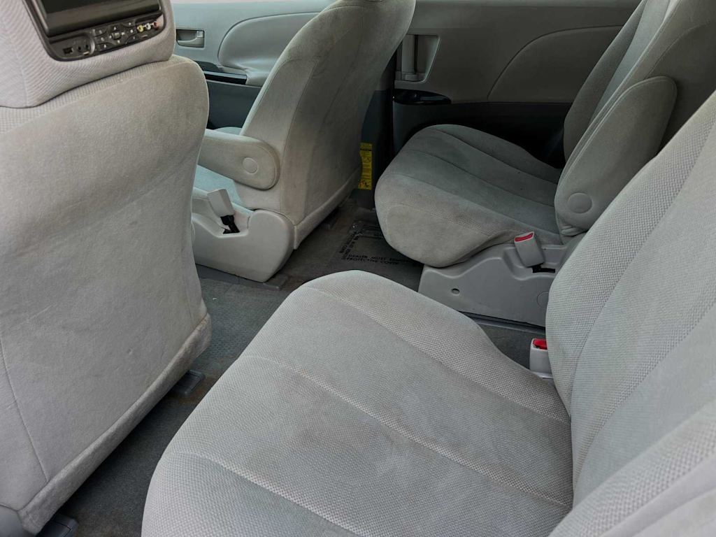 2011 Toyota Sienna Base 12