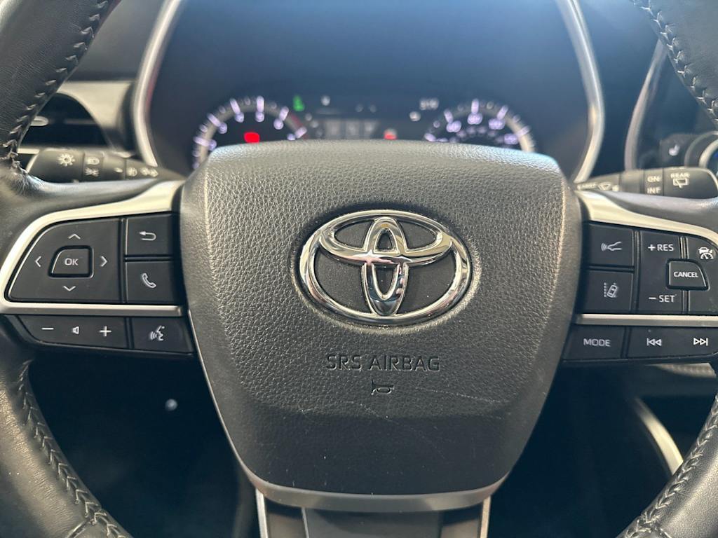 Thumbnail: 2023 Toyota Highlander - 28