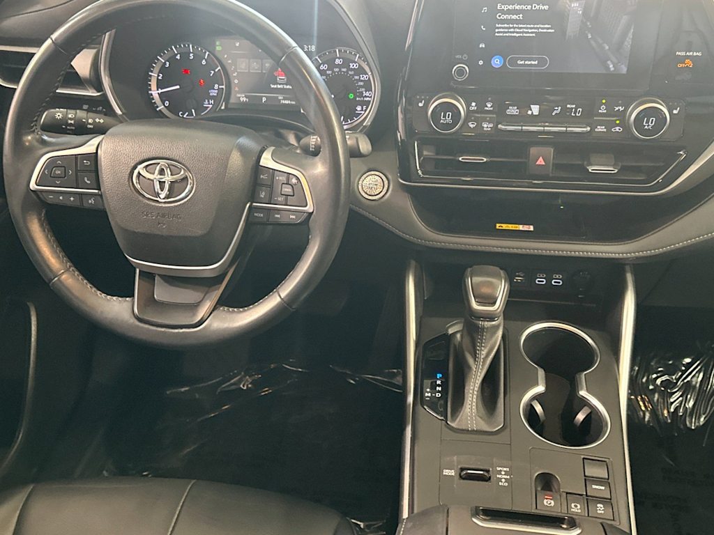 Thumbnail: 2023 Toyota Highlander - 13