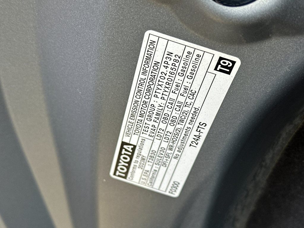 Thumbnail: 2023 Toyota Highlander - 18