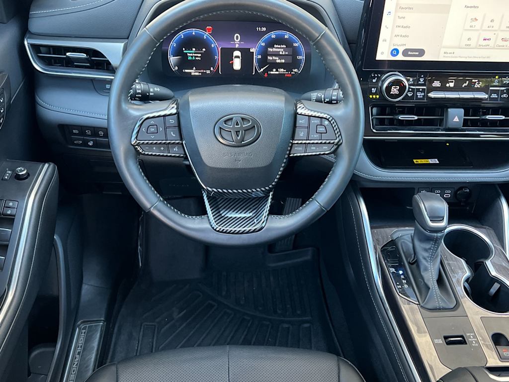 Thumbnail: 2024 Toyota Highlander - 12