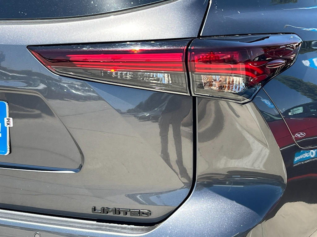 Thumbnail: 2024 Toyota Highlander - 30