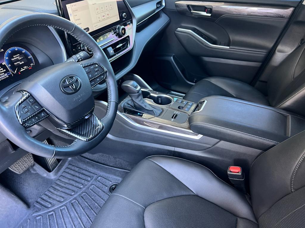 Thumbnail: 2024 Toyota Highlander - 9