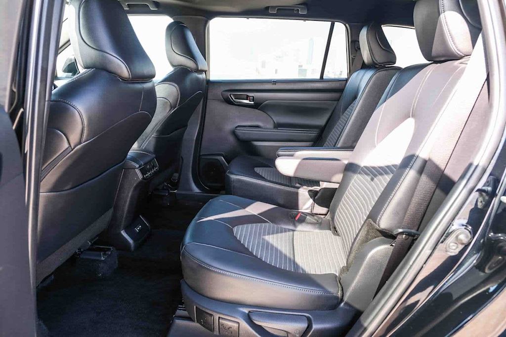 Thumbnail: 2025 Toyota Highlander - 11