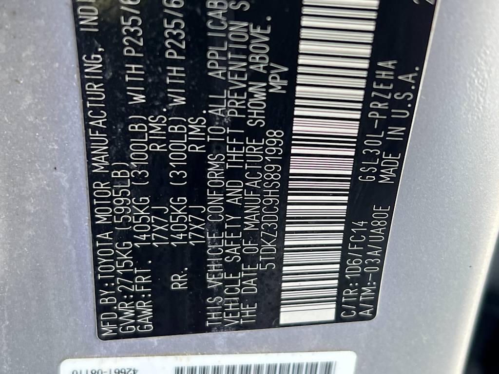 Thumbnail: 2017 Toyota Sienna - 18