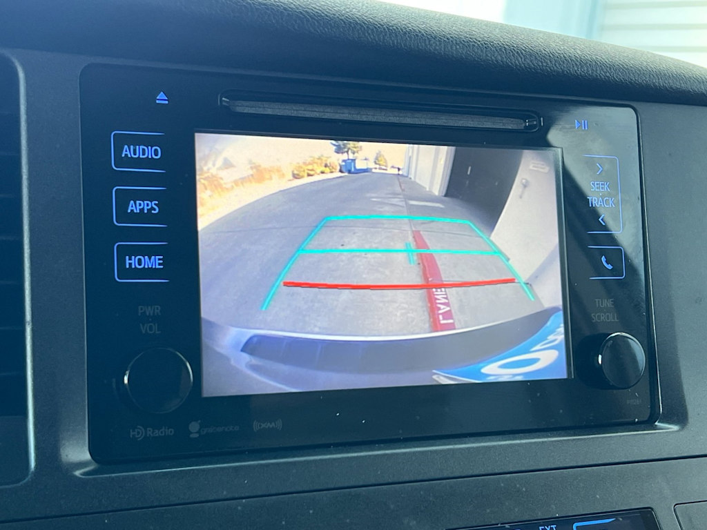 Thumbnail: 2017 Toyota Sienna - 27