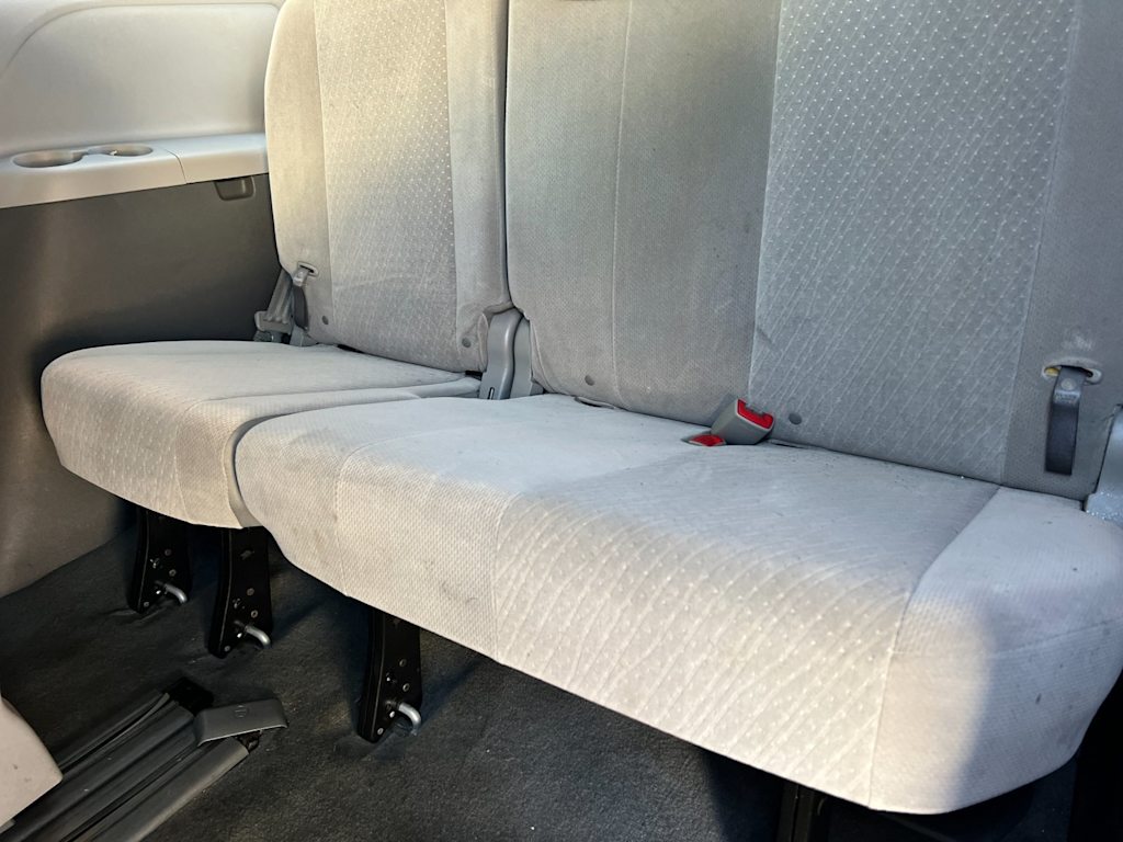 Thumbnail: 2017 Toyota Sienna - 24