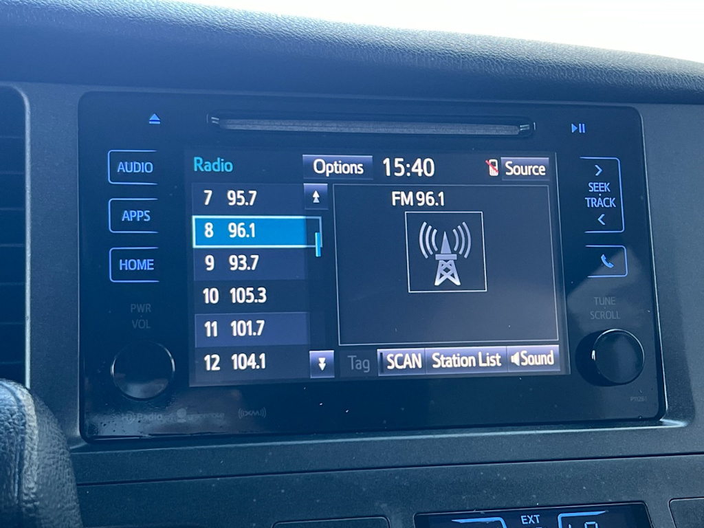 Thumbnail: 2017 Toyota Sienna - 13