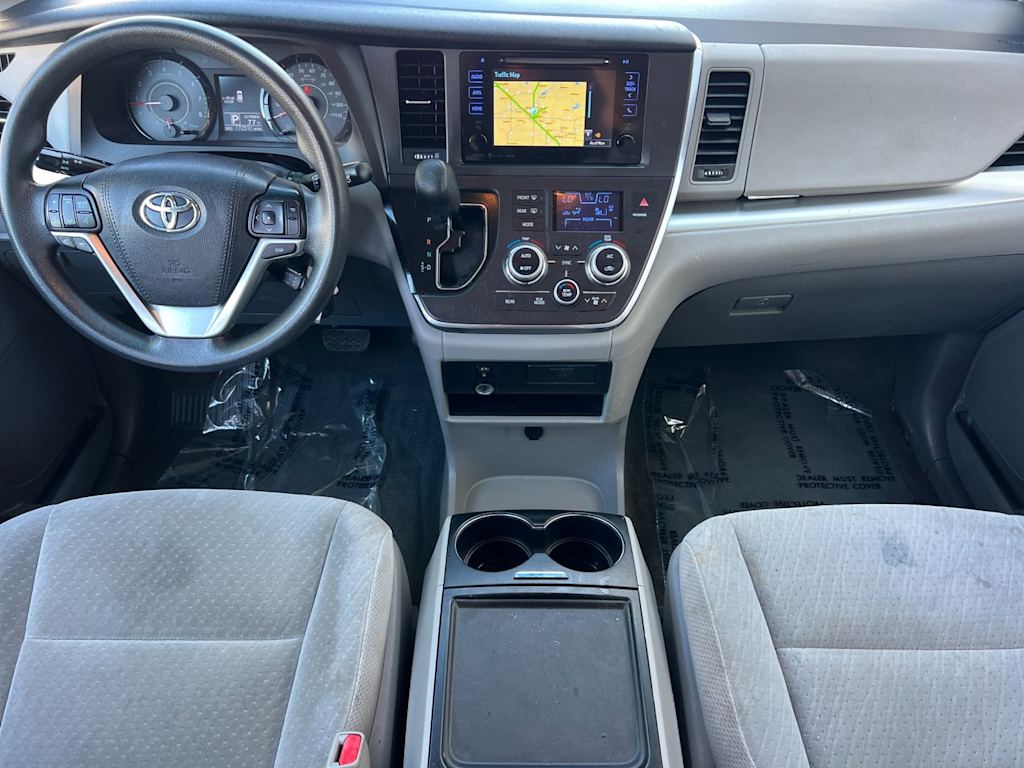 Thumbnail: 2017 Toyota Sienna - 2