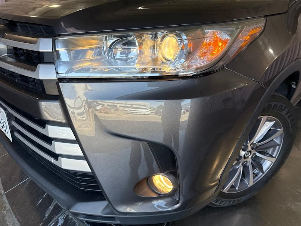 Thumbnail: 2019 Toyota Highlander - 16