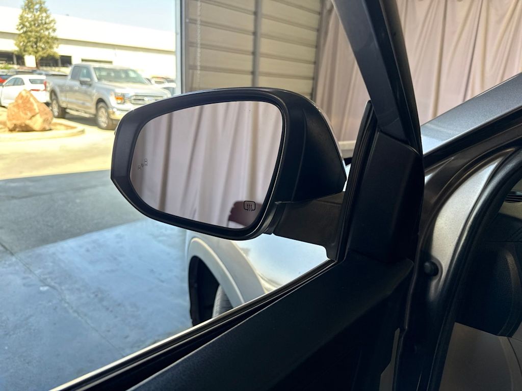 Thumbnail: 2019 Toyota Highlander - 23