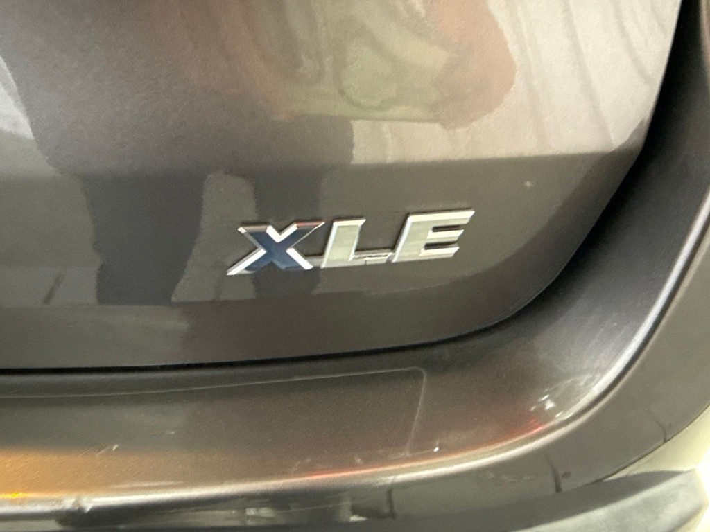 Thumbnail: 2019 Toyota Highlander - 20