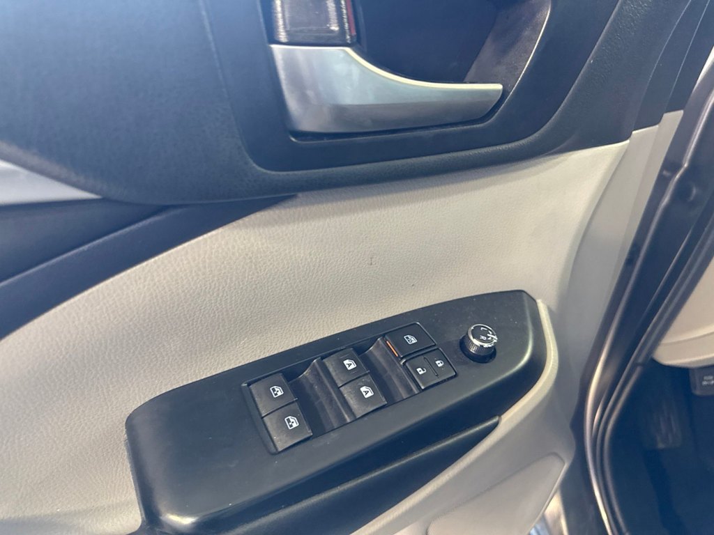 Thumbnail: 2019 Toyota Highlander - 22