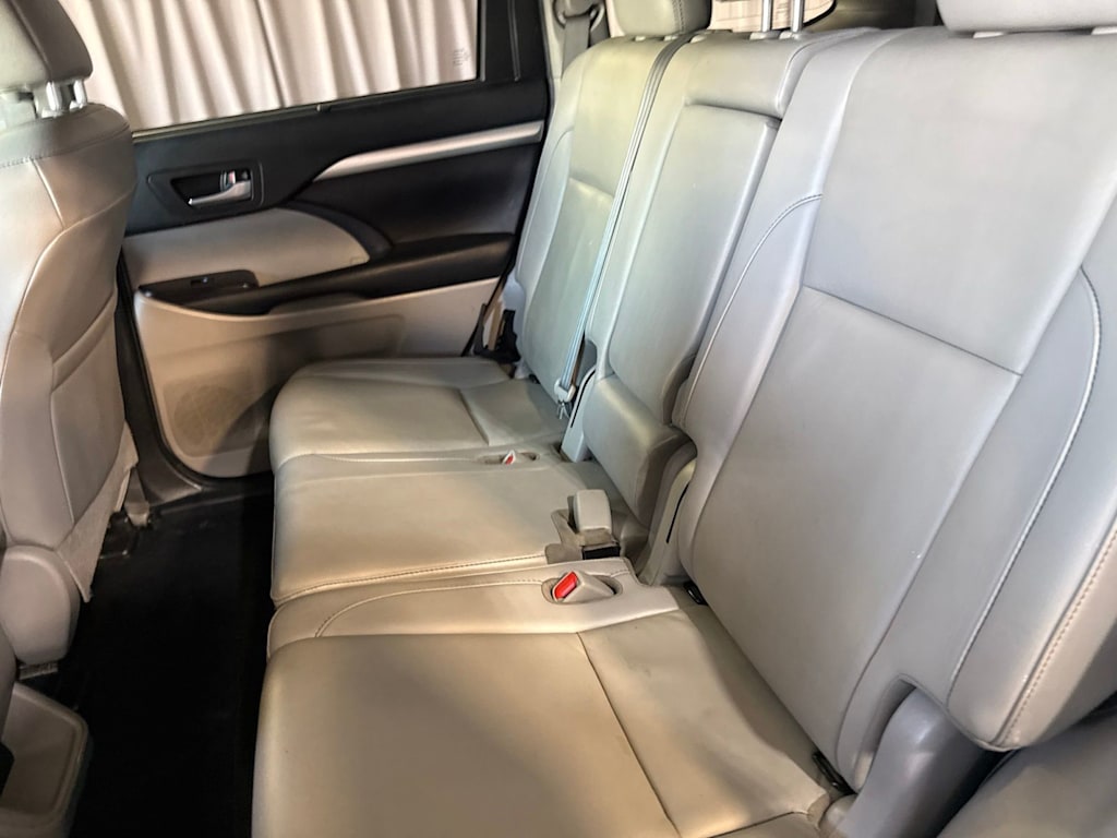 Thumbnail: 2019 Toyota Highlander - 9