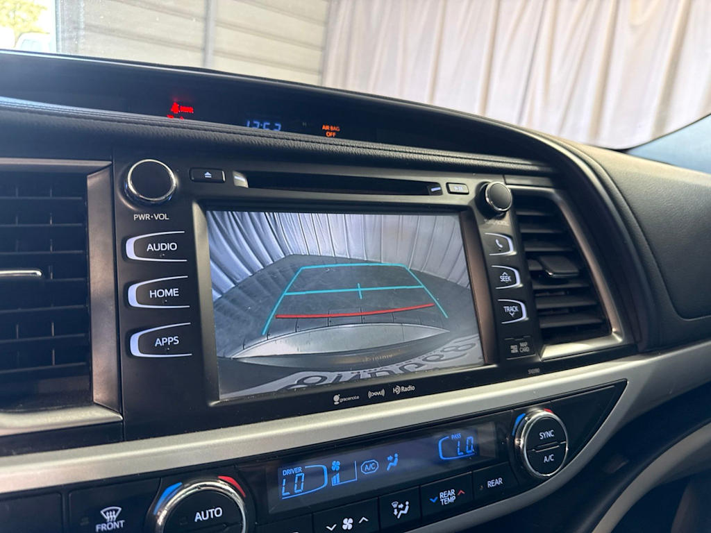 Thumbnail: 2019 Toyota Highlander - 28