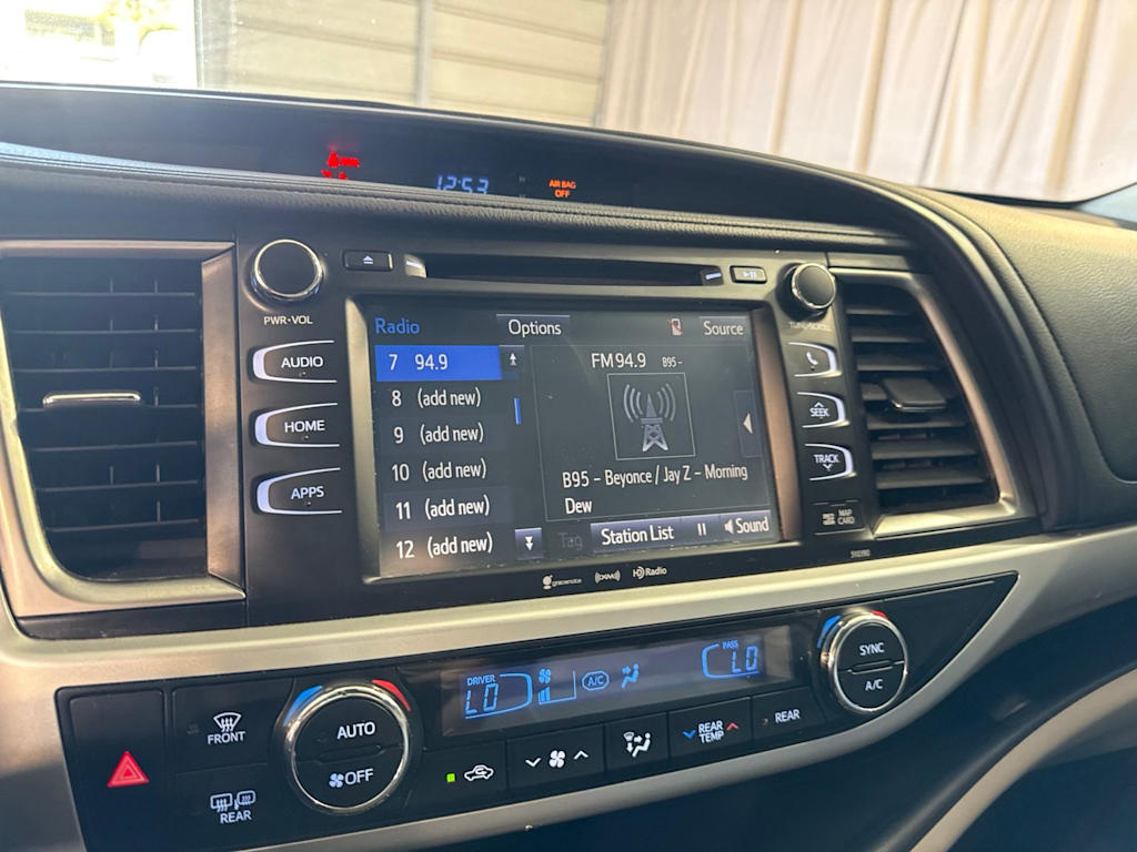 Thumbnail: 2019 Toyota Highlander - 10
