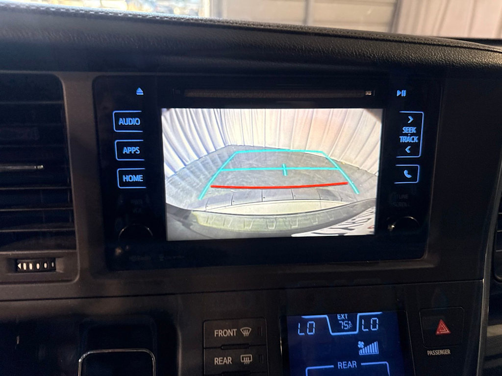 Thumbnail: 2015 Toyota Sienna - 10