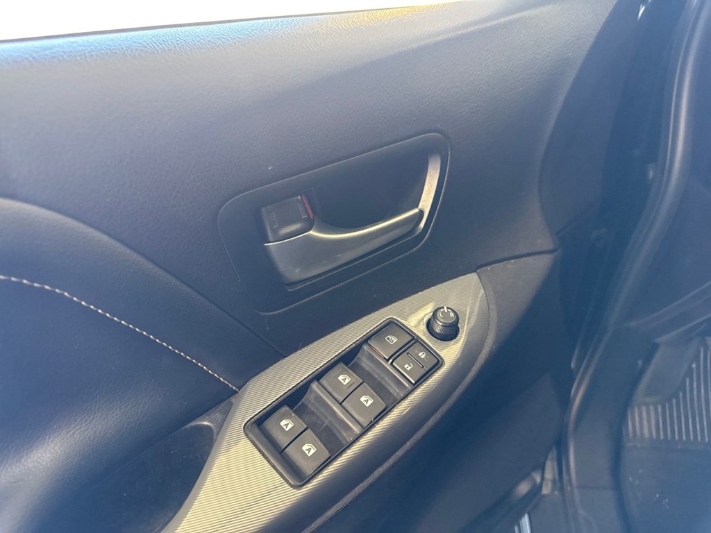 Thumbnail: 2015 Toyota Sienna - 20