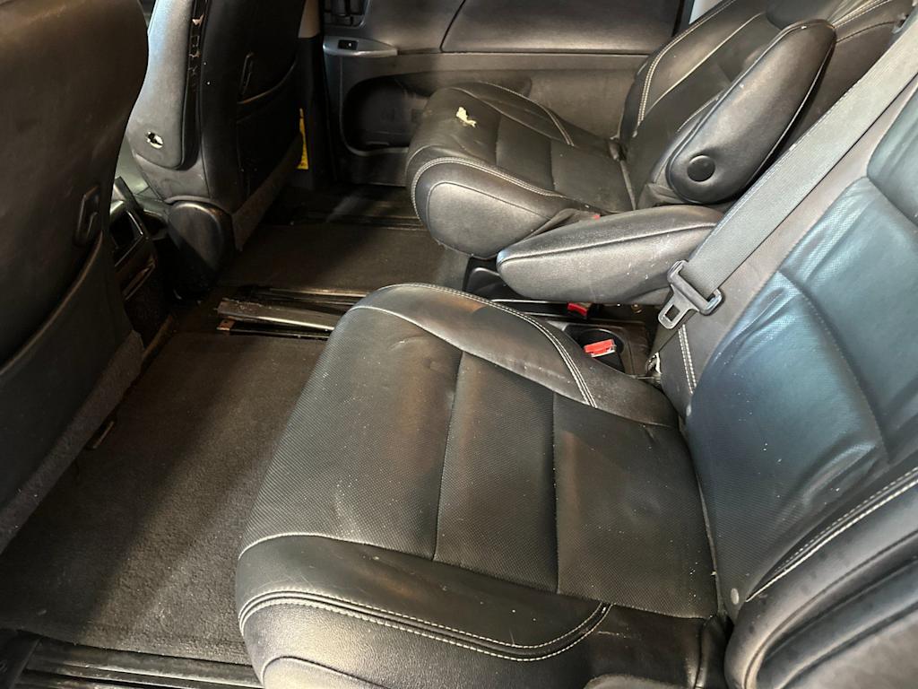 Thumbnail: 2015 Toyota Sienna - 11