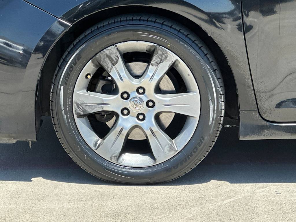 Thumbnail: 2015 Toyota Sienna - 8