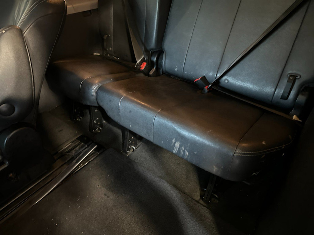 Thumbnail: 2015 Toyota Sienna - 21