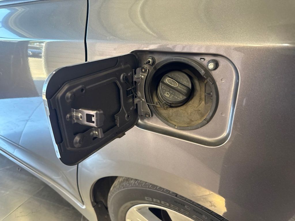 Thumbnail: 2015 Toyota Sienna - 16
