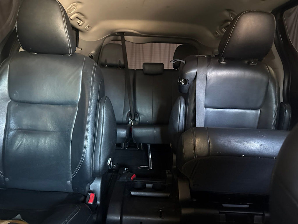 Thumbnail: 2015 Toyota Sienna - 9