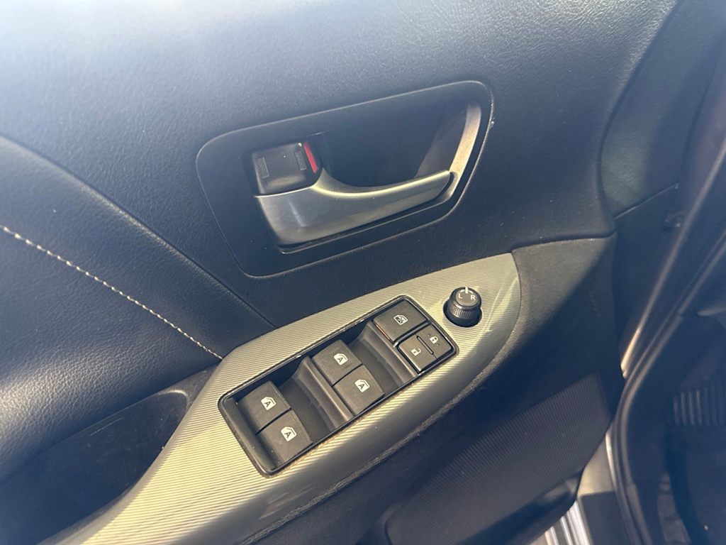 Thumbnail: 2015 Toyota Sienna - 21