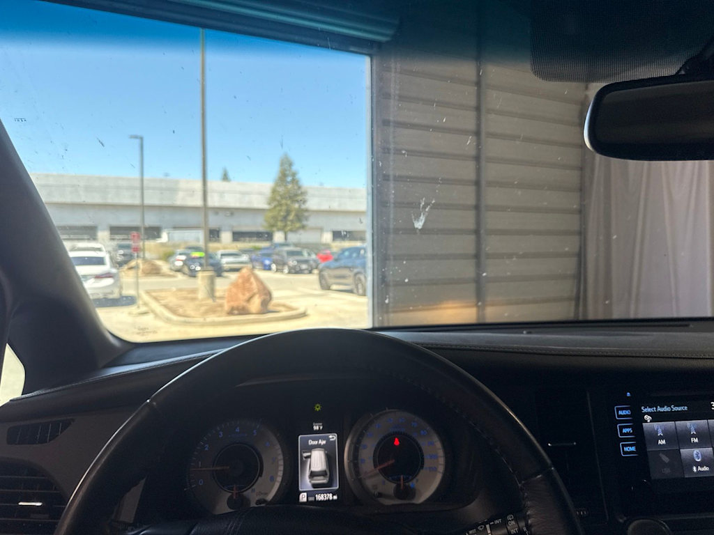 Thumbnail: 2016 Toyota Sienna - 11
