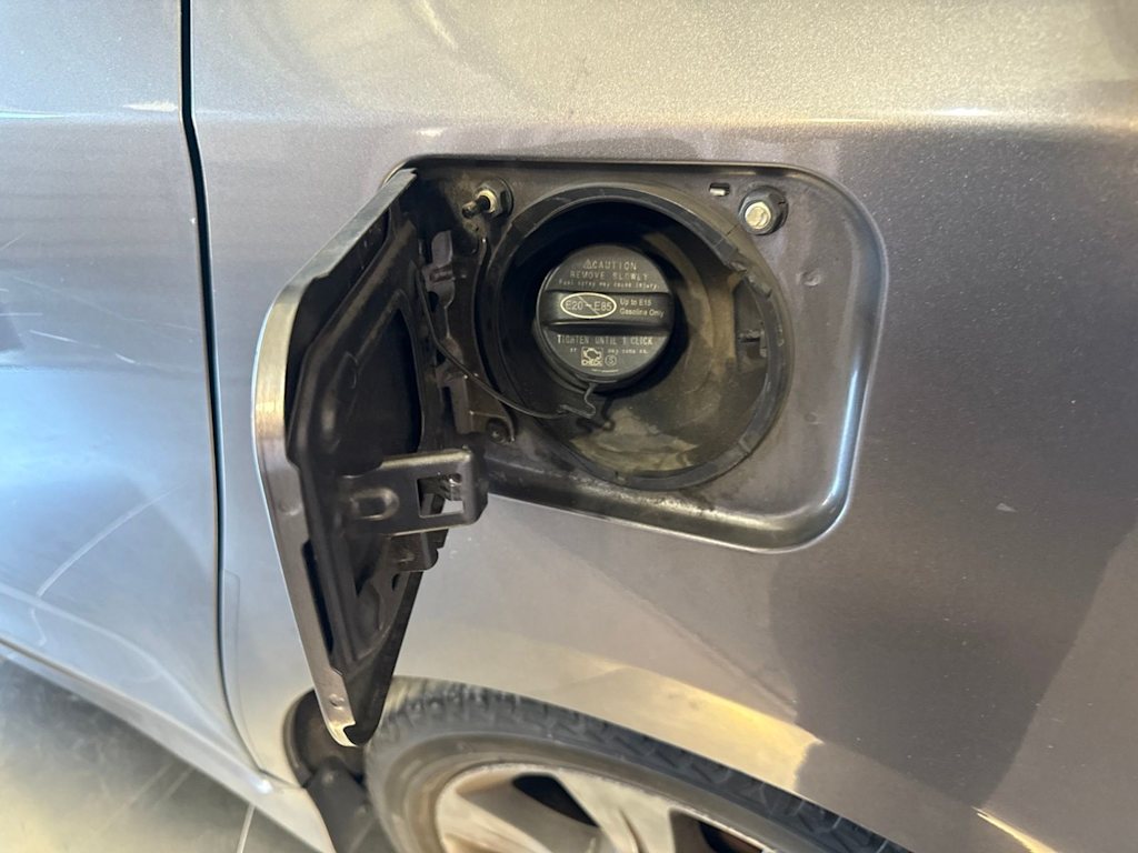 Thumbnail: 2016 Toyota Sienna - 4