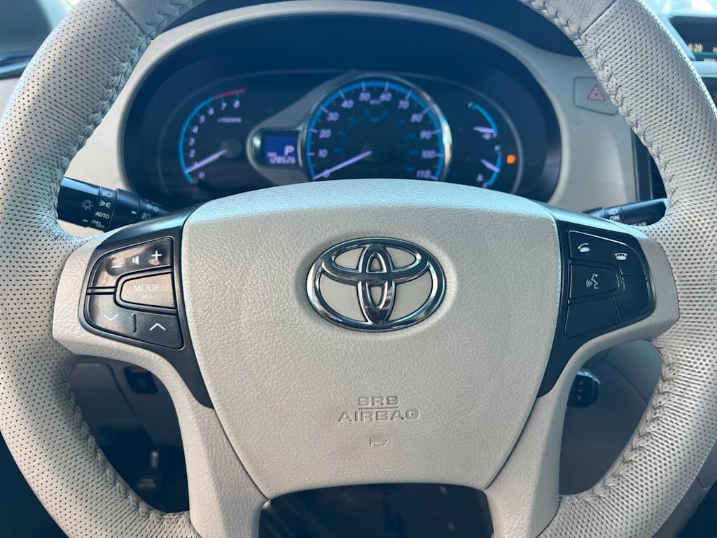 Thumbnail: 2014 Toyota Sienna - 28