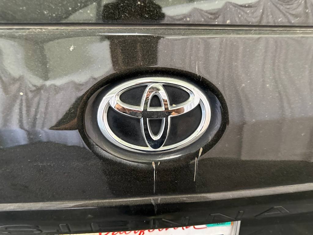 Thumbnail: 2014 Toyota Sienna - 6