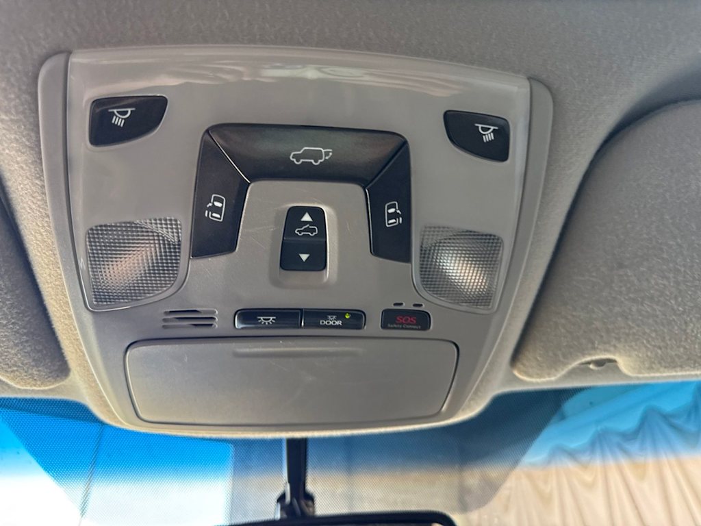 Thumbnail: 2014 Toyota Sienna - 22