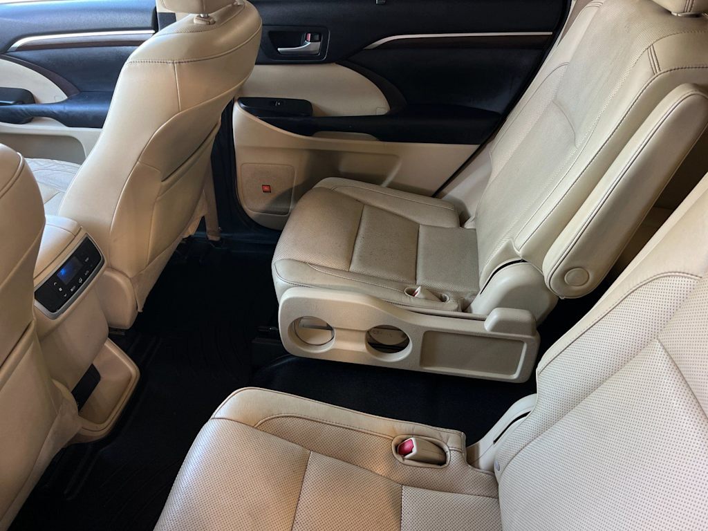 Thumbnail: 2015 Toyota Highlander - 11