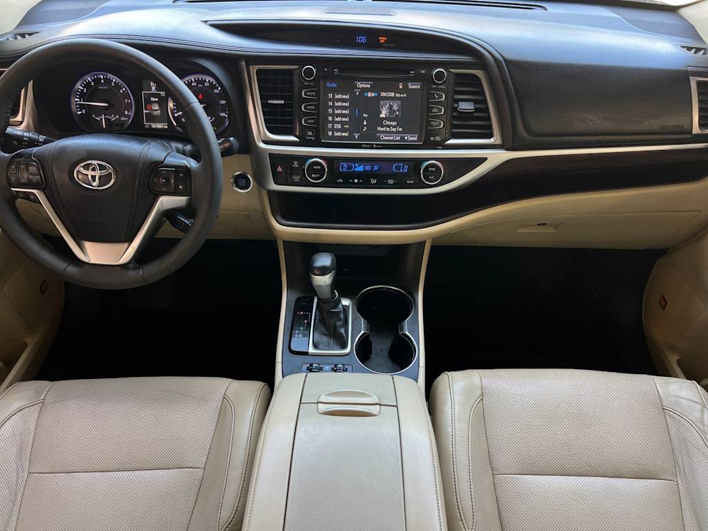 Thumbnail: 2015 Toyota Highlander - 2