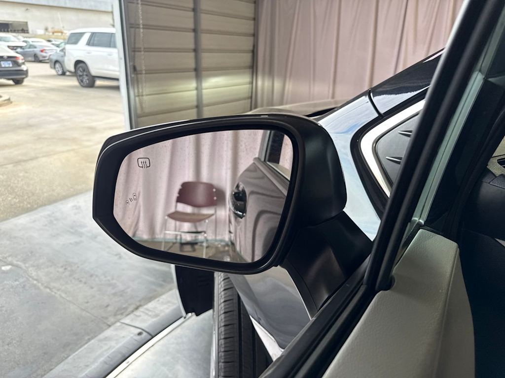 Thumbnail: 2024 Toyota Sienna - 25