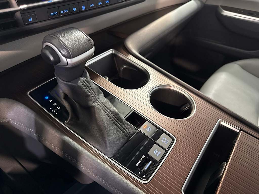 Thumbnail: 2024 Toyota Sienna - 13