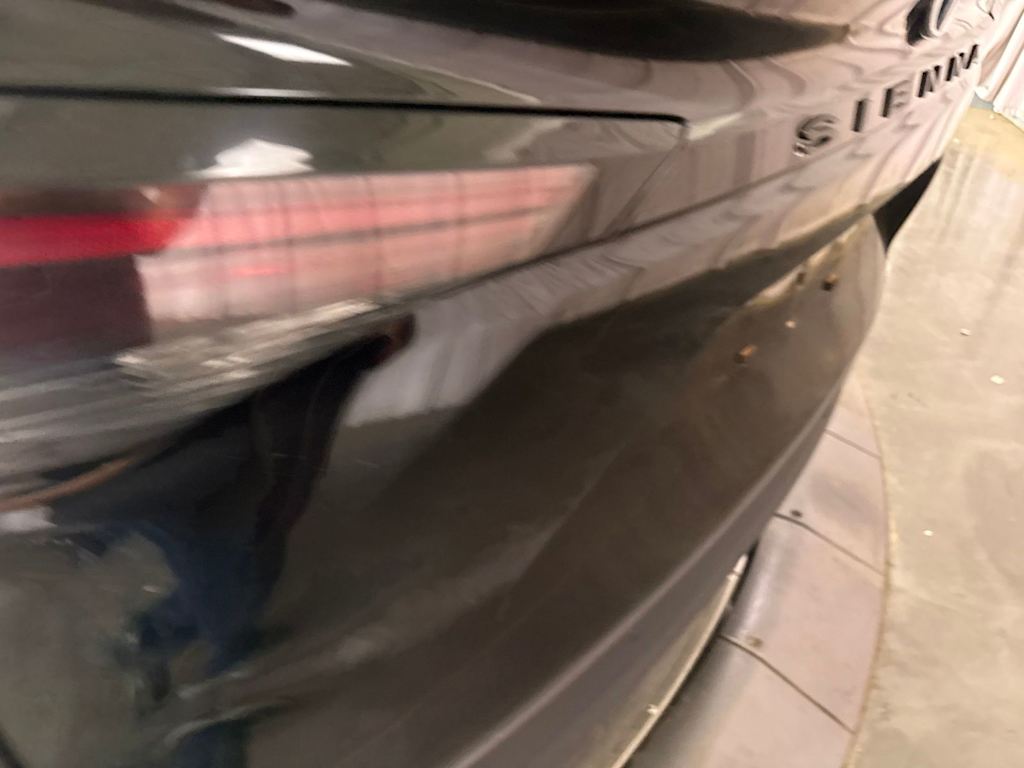 Thumbnail: 2024 Toyota Sienna - 21