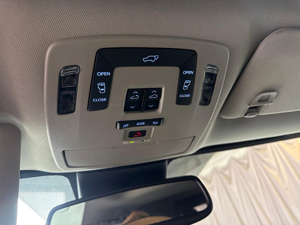 Thumbnail: 2024 Toyota Sienna - 28