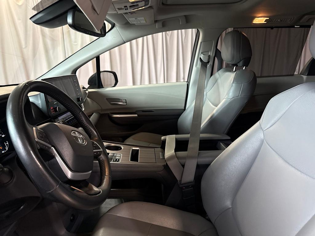 Thumbnail: 2024 Toyota Sienna - 10