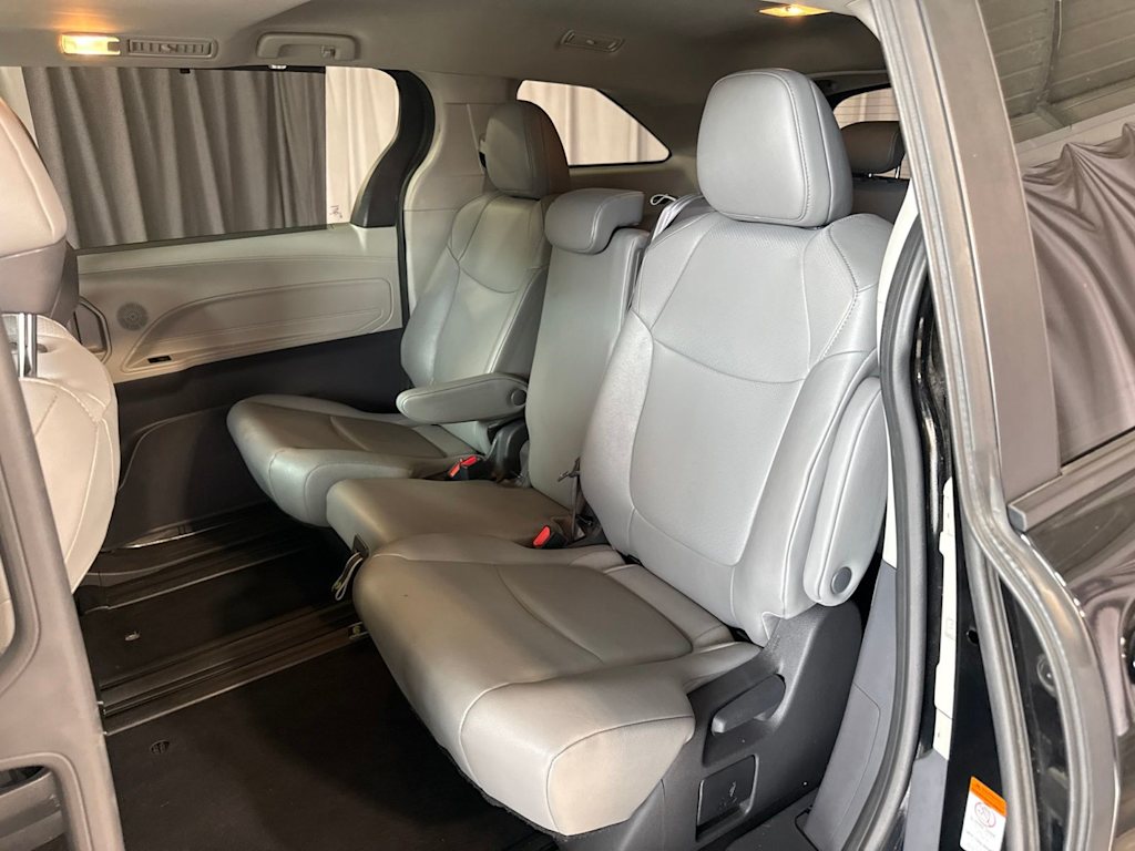 Thumbnail: 2024 Toyota Sienna - 11
