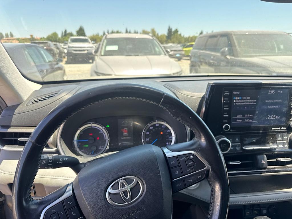Thumbnail: 2021 Toyota Highlander - 2