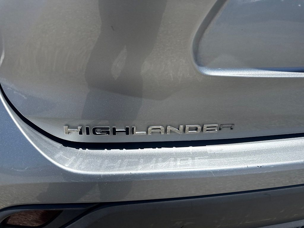 Thumbnail: 2021 Toyota Highlander - 6