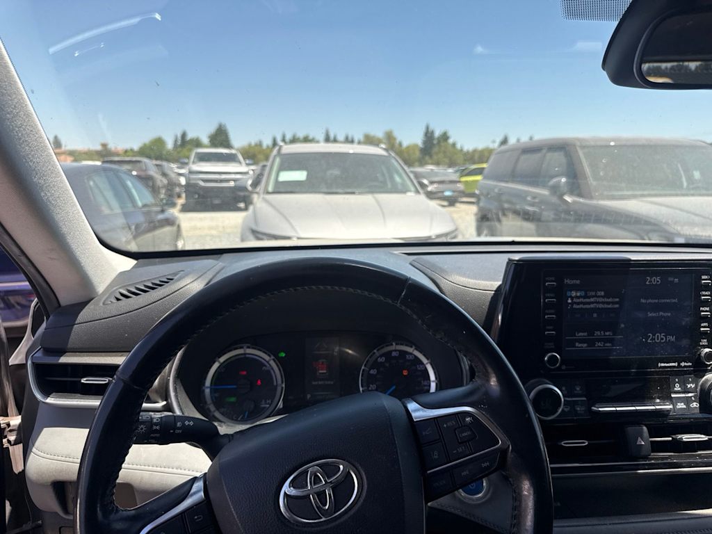 Thumbnail: 2021 Toyota Highlander - 8