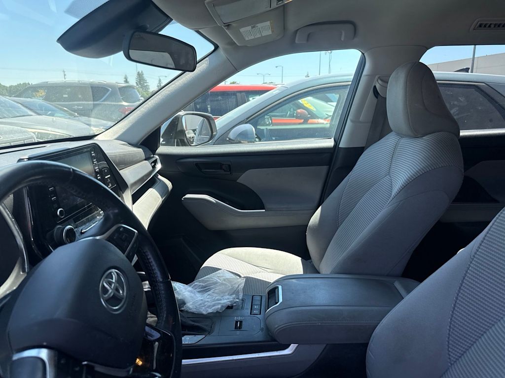 Thumbnail: 2021 Toyota Highlander - 25